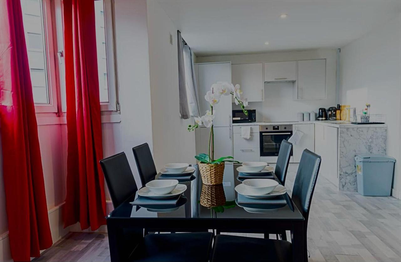 Апартаменти 2 Bed With Free Parking Лондон Екстер'єр фото
