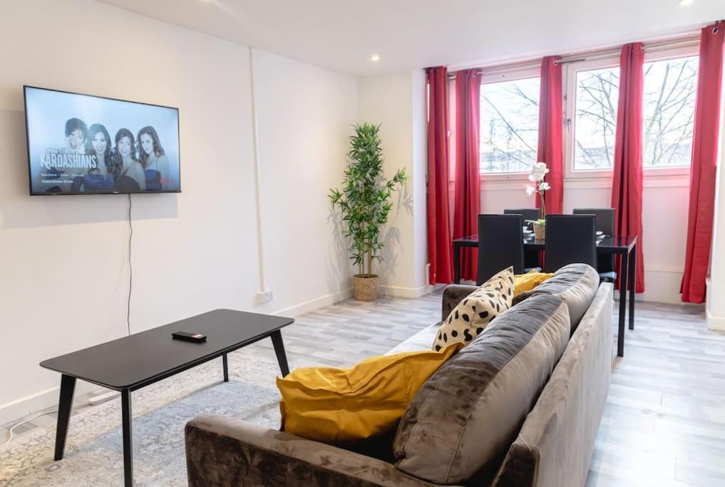 Апартаменти 2 Bed With Free Parking Лондон Екстер'єр фото