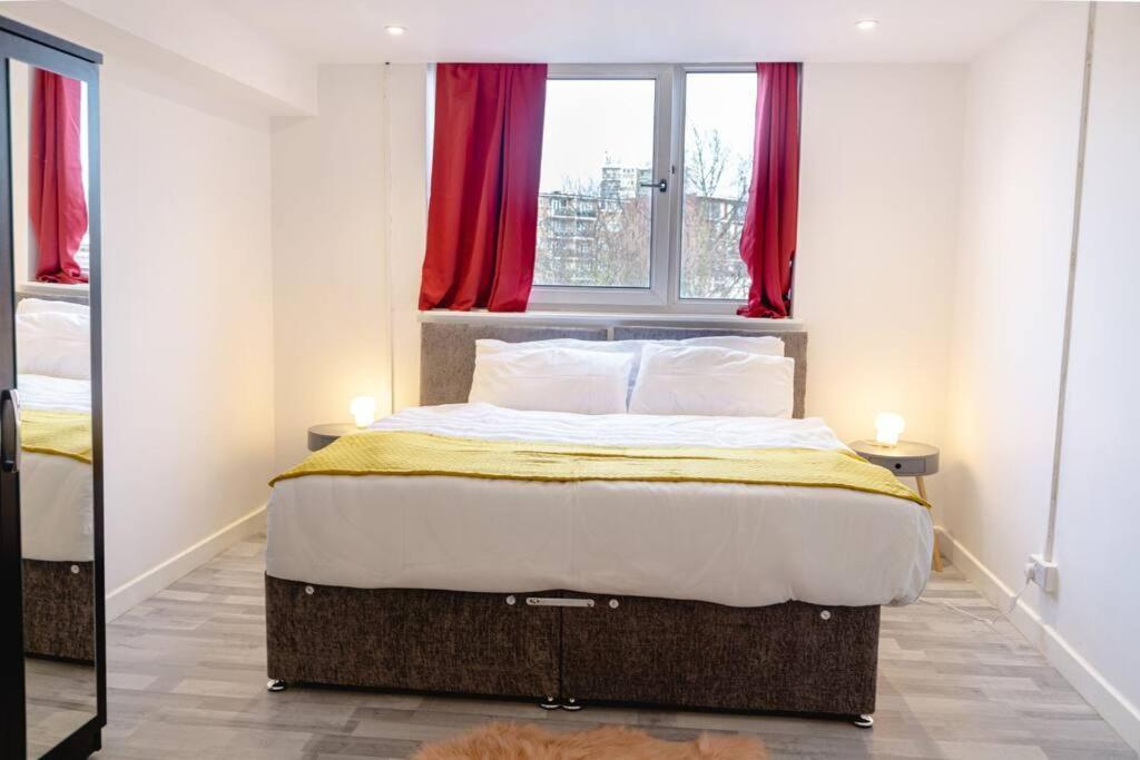 Апартаменти 2 Bed With Free Parking Лондон Екстер'єр фото